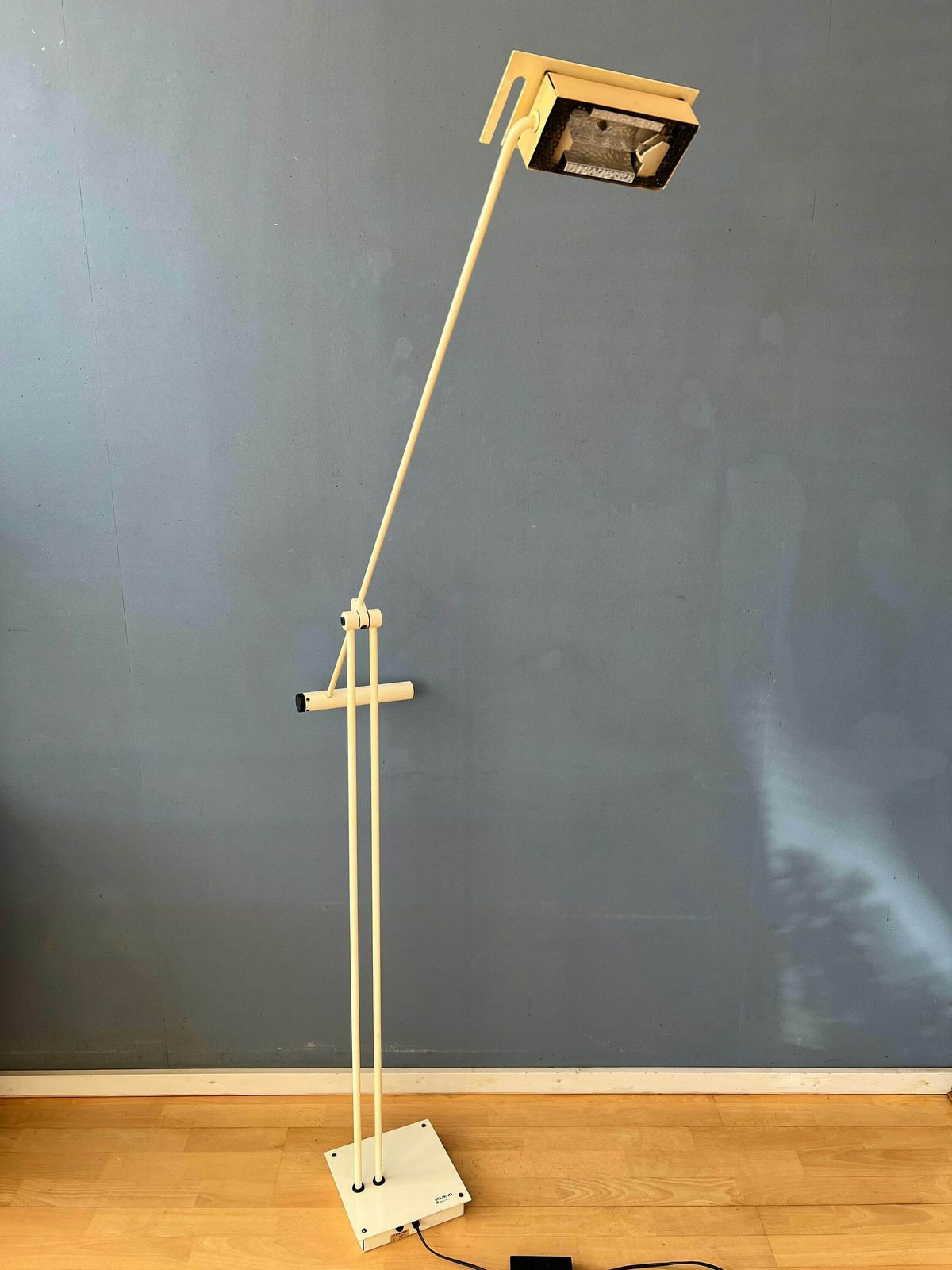 White Samurai Floor Lamp By Shigeaki Asahara For Stilnovo, 1970s photo buy