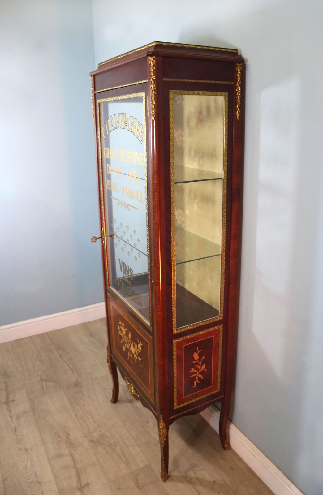 A Lovely 20th Century Mahogany Veneered, Floral Inlaid And Metal Mounted Vitrine Or Display Cabinet. photo vinterior