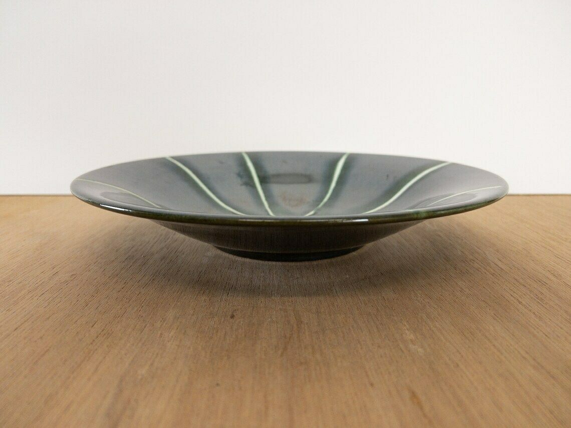ü Keramik West German Pottery Art Flat Bowl, Iridescent Dark Green And Black, 101 27 photo vinterior