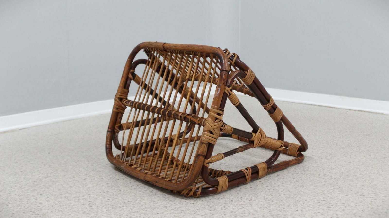 Vintage Rattan Magazine Rack F.Lli Castano 1950s photo 494.76