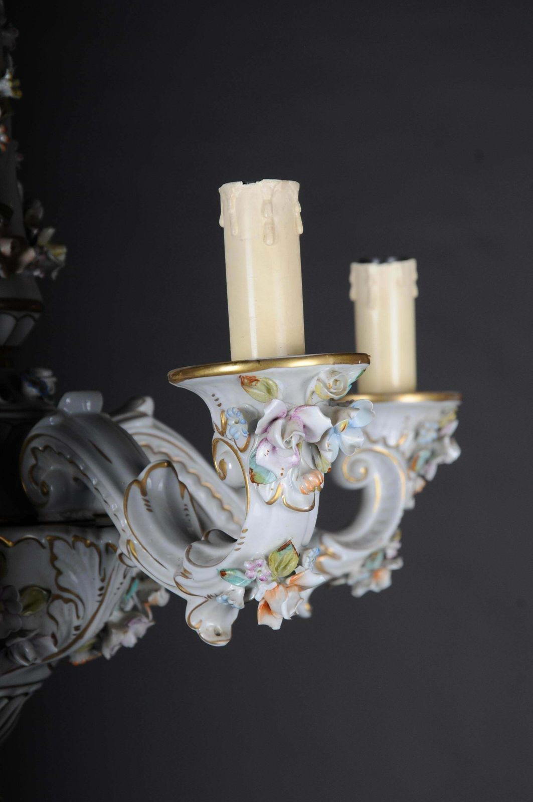 photo furniture Baroque Porcelain Chandelier/Candelabra, Germany