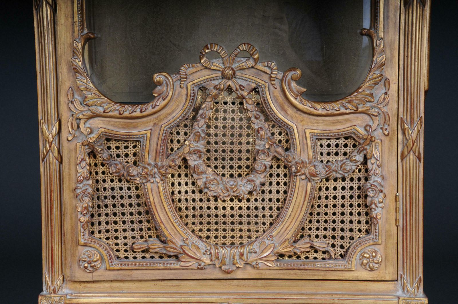 20th Century Elegant French Showcase In Louis XVI Style photo Furniture