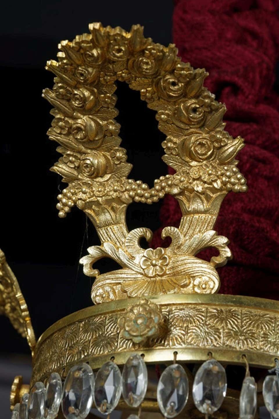 photo vintage Classic Empire Chandelier, Dreamlike And Noble