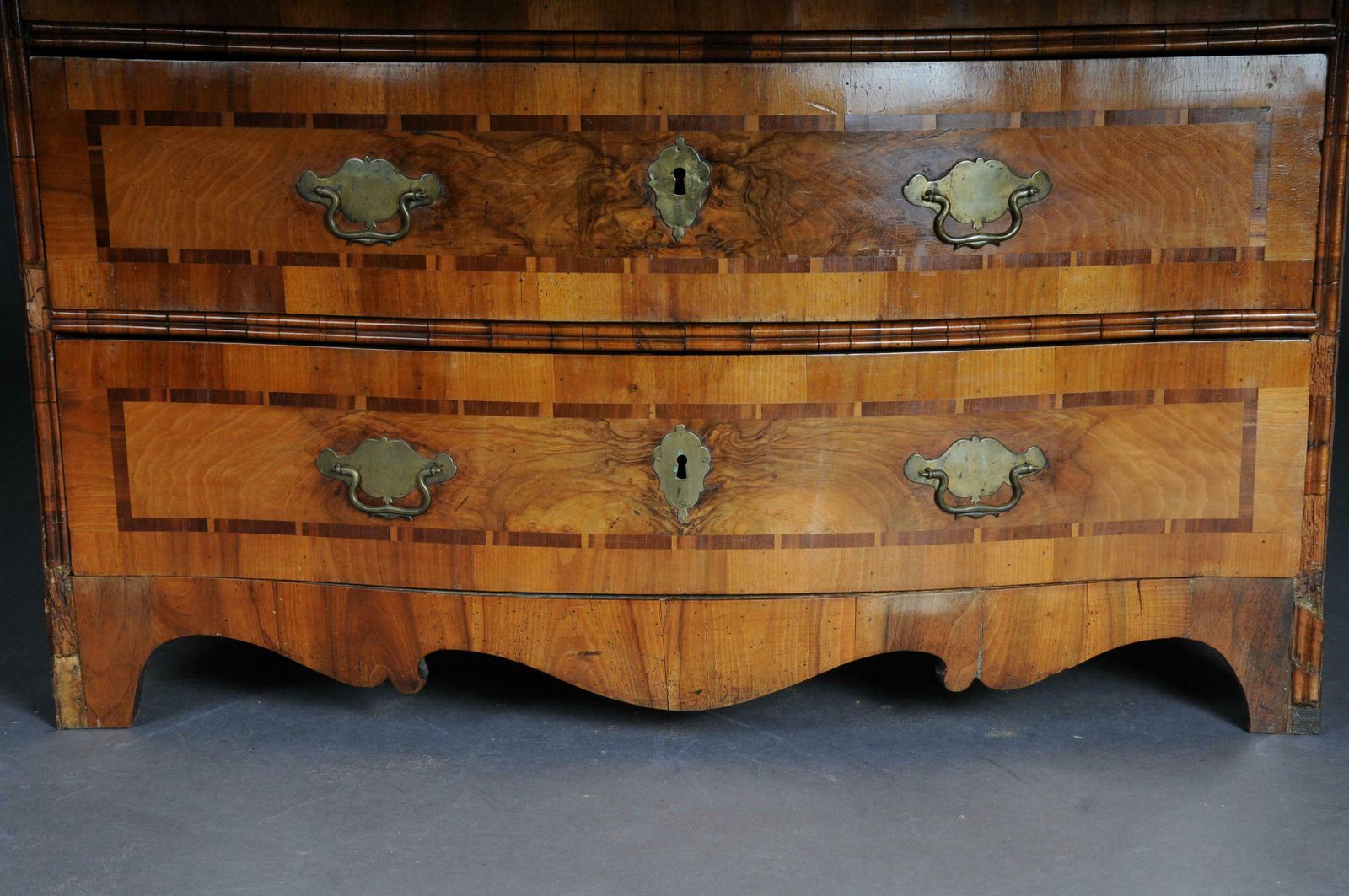 photo vinterior Baroque Chest Of Drawers In Walnut, German, Circa 1740