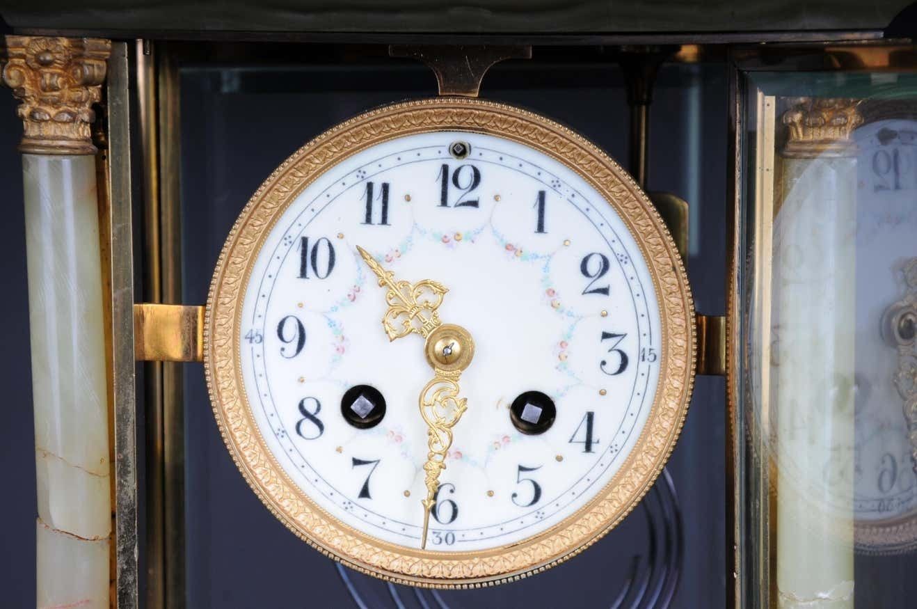 photo vintage 19th Century French Fireplace Clock Onyx 1889 L.Marti Et Cie Napoleon III