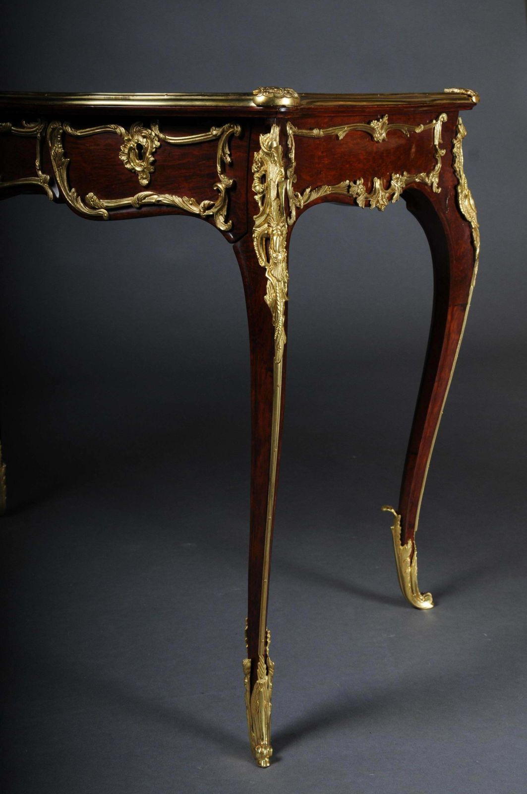 20th Century Elegant Veneered Bureau Plat Or Writing Desk In Louis XV Style photo 4266.0