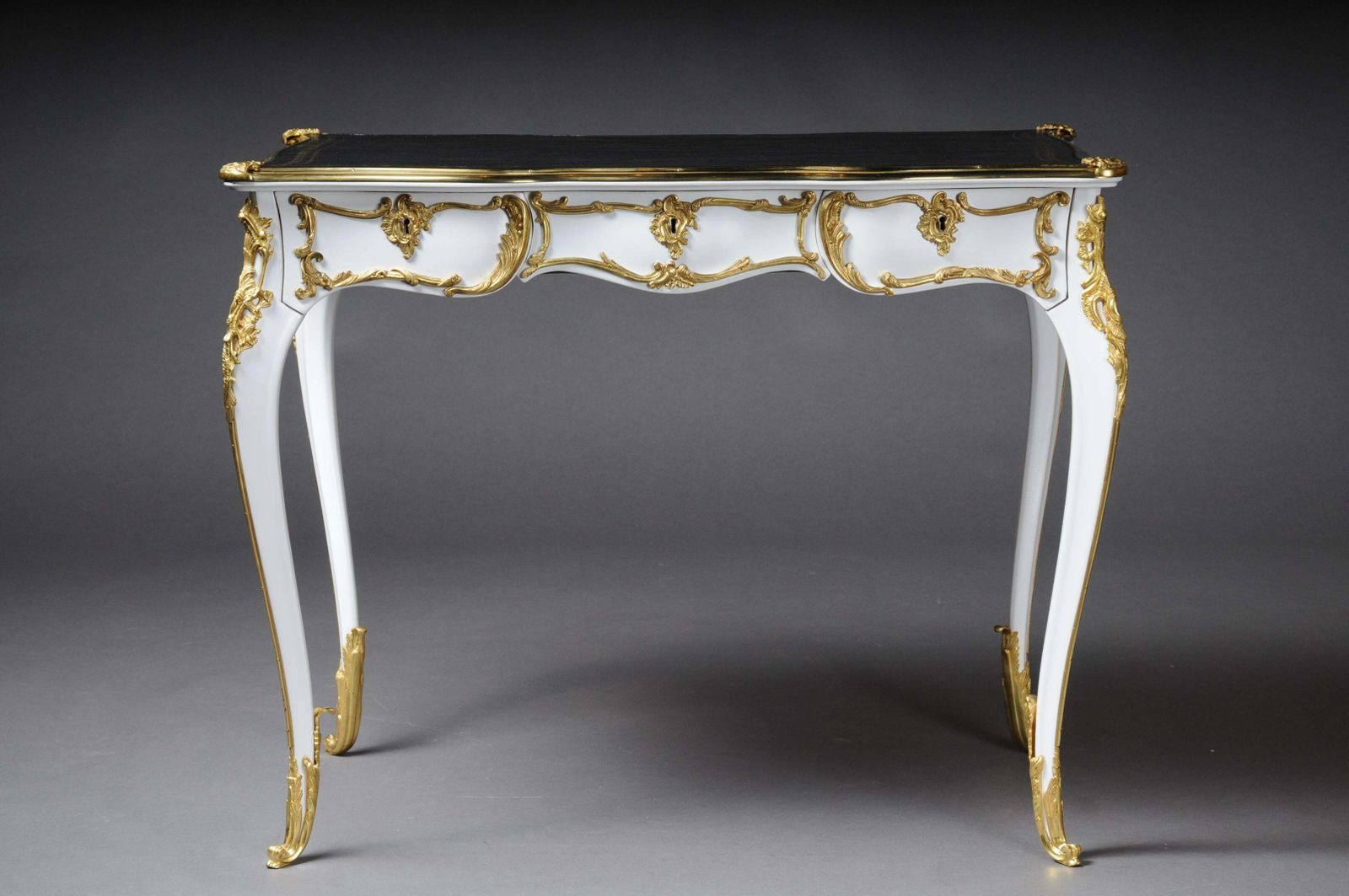 20th Century Luxurious White Bureau Plat / Writing Desk In Louis XV Style photo Furniture