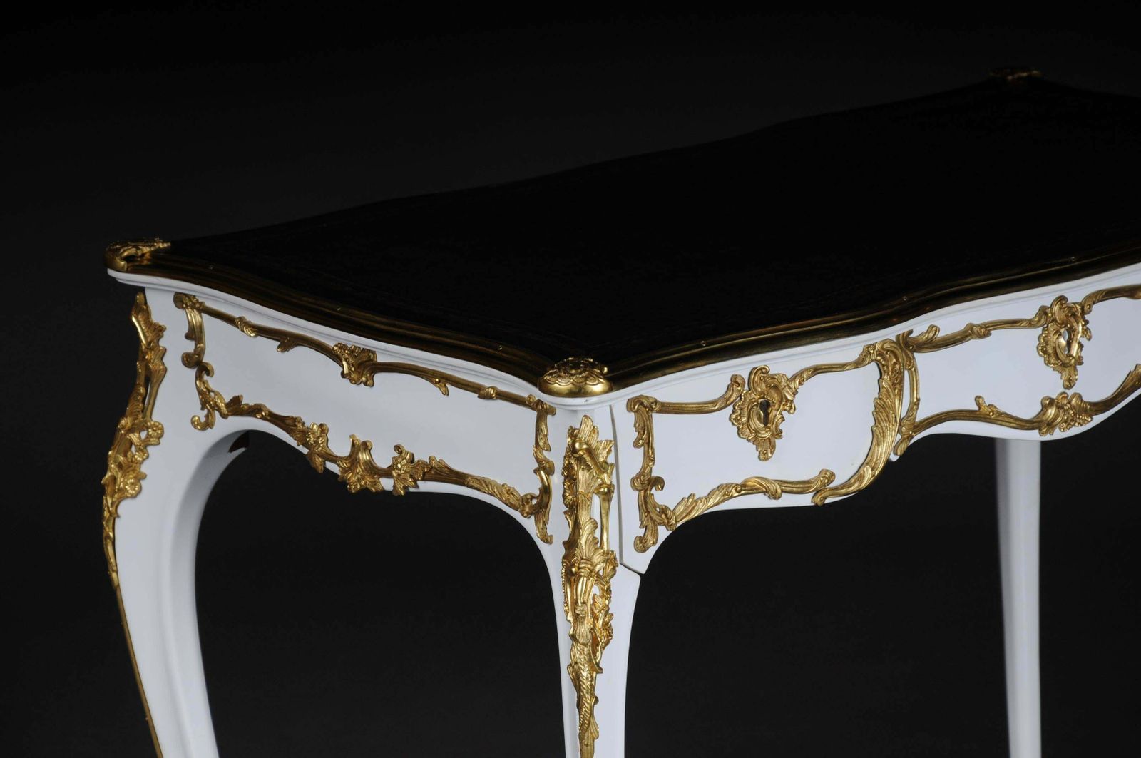 20th Century Luxurious White Bureau Plat / Writing Desk In Louis XV Style photo vinterior