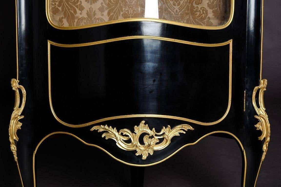 20th Century Louis XV Style Piano Black Corner Vitrine photo vinterior