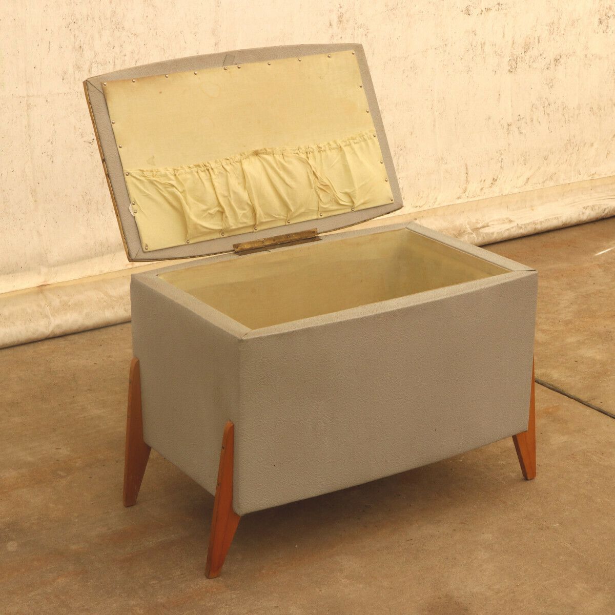 Vintage Leatherette Stool Or Laundry Basket, 1980s, Czechoslovakia photo for sale