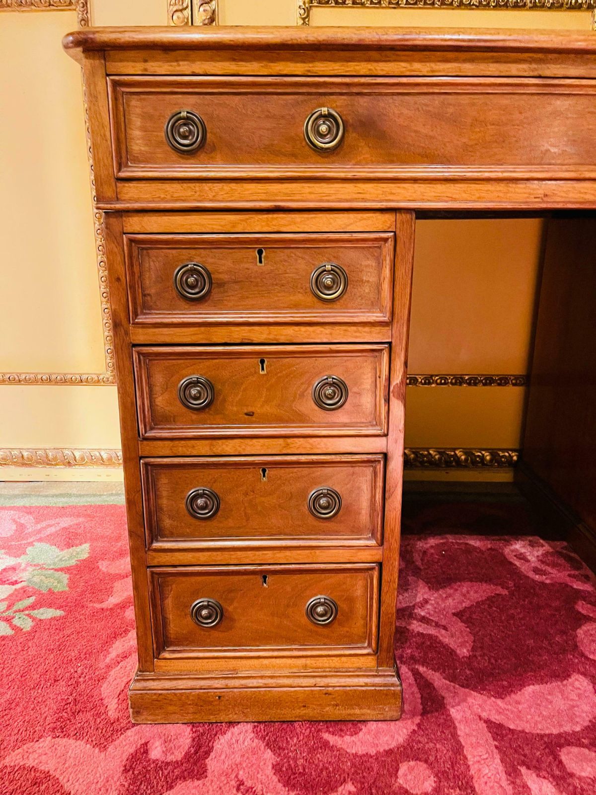 Beautiful English Desk, Light Mahogany , Early 20th Century photo vinterior