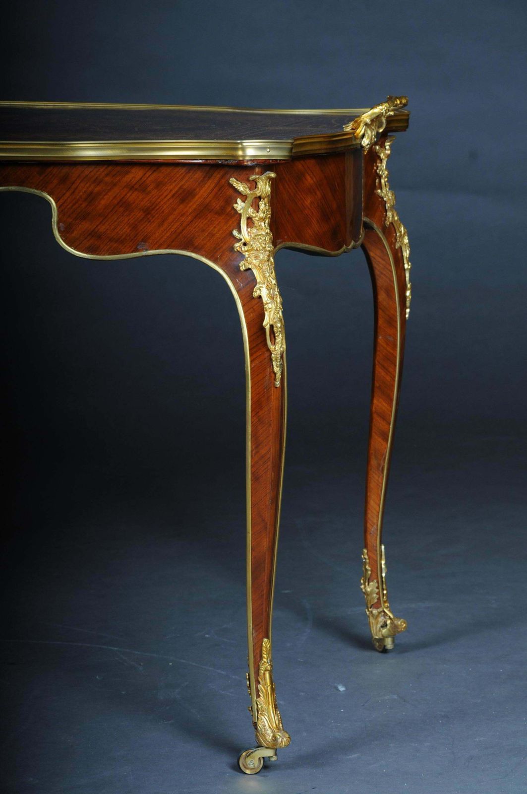 2176.0 Elegant French Salon Table In Louis Quinze Style photo