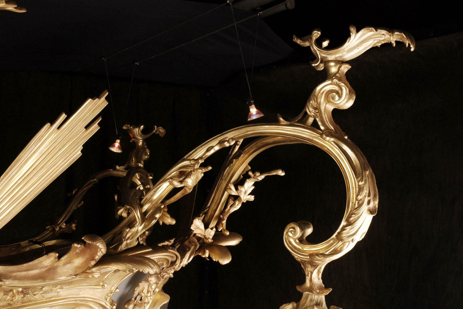 20th Century Louis XV Style Cast Bronze Candelabra Chandelier photo vinterior