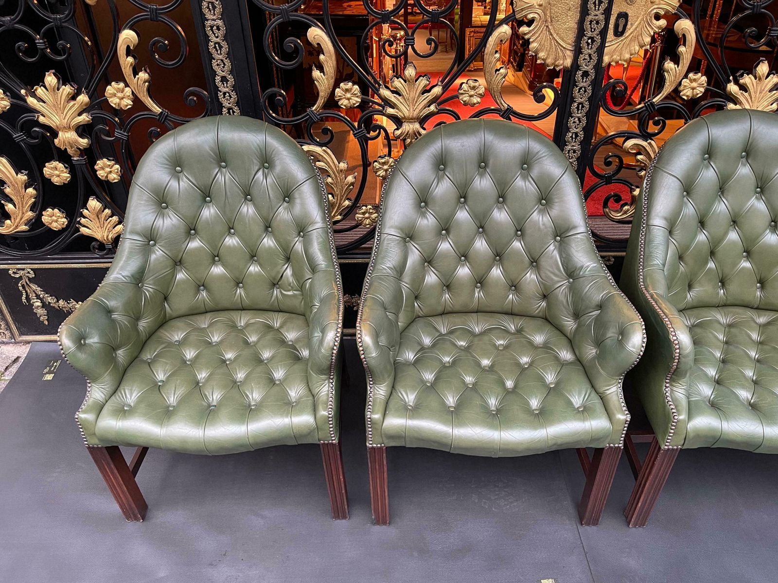 Set Of 4 English Chesterfield Lounge Chairs / Armchairs, Wade , 20th Century