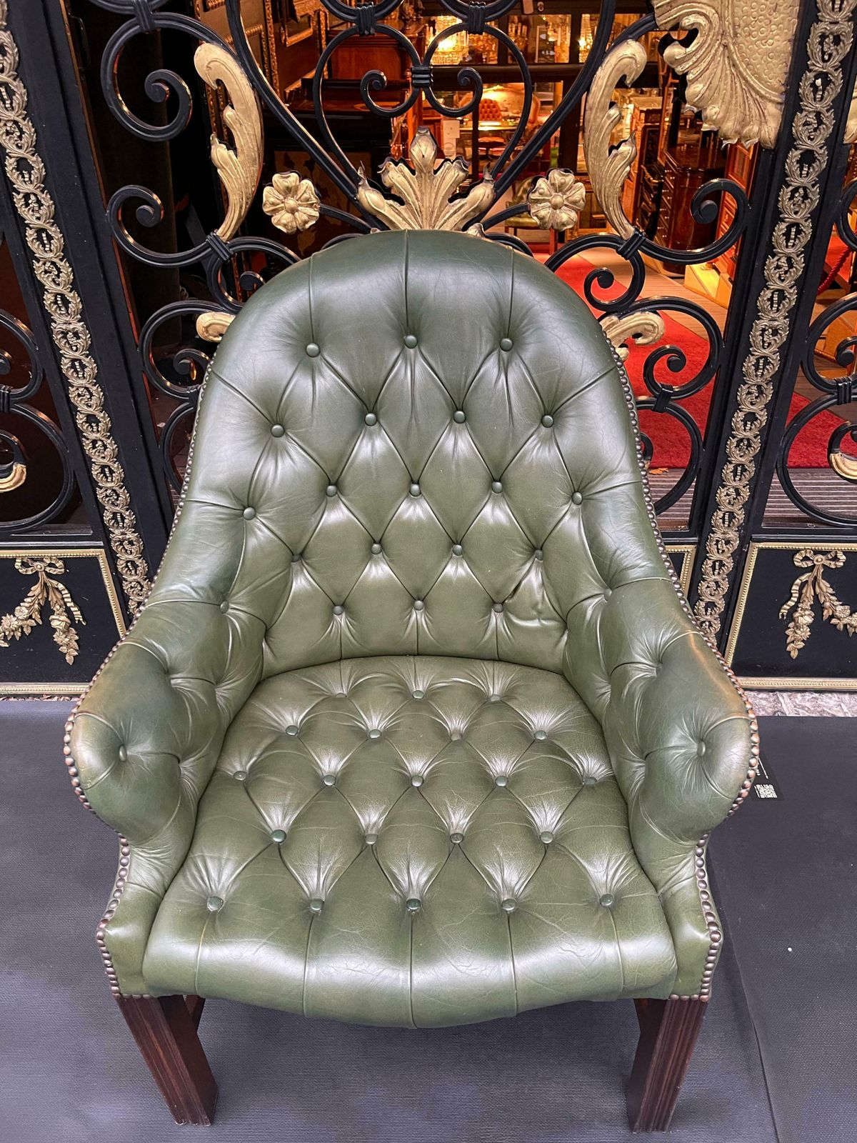 Furniture Set Of 4 English Chesterfield Lounge Chairs / Armchairs, Wade , 20th Century photo