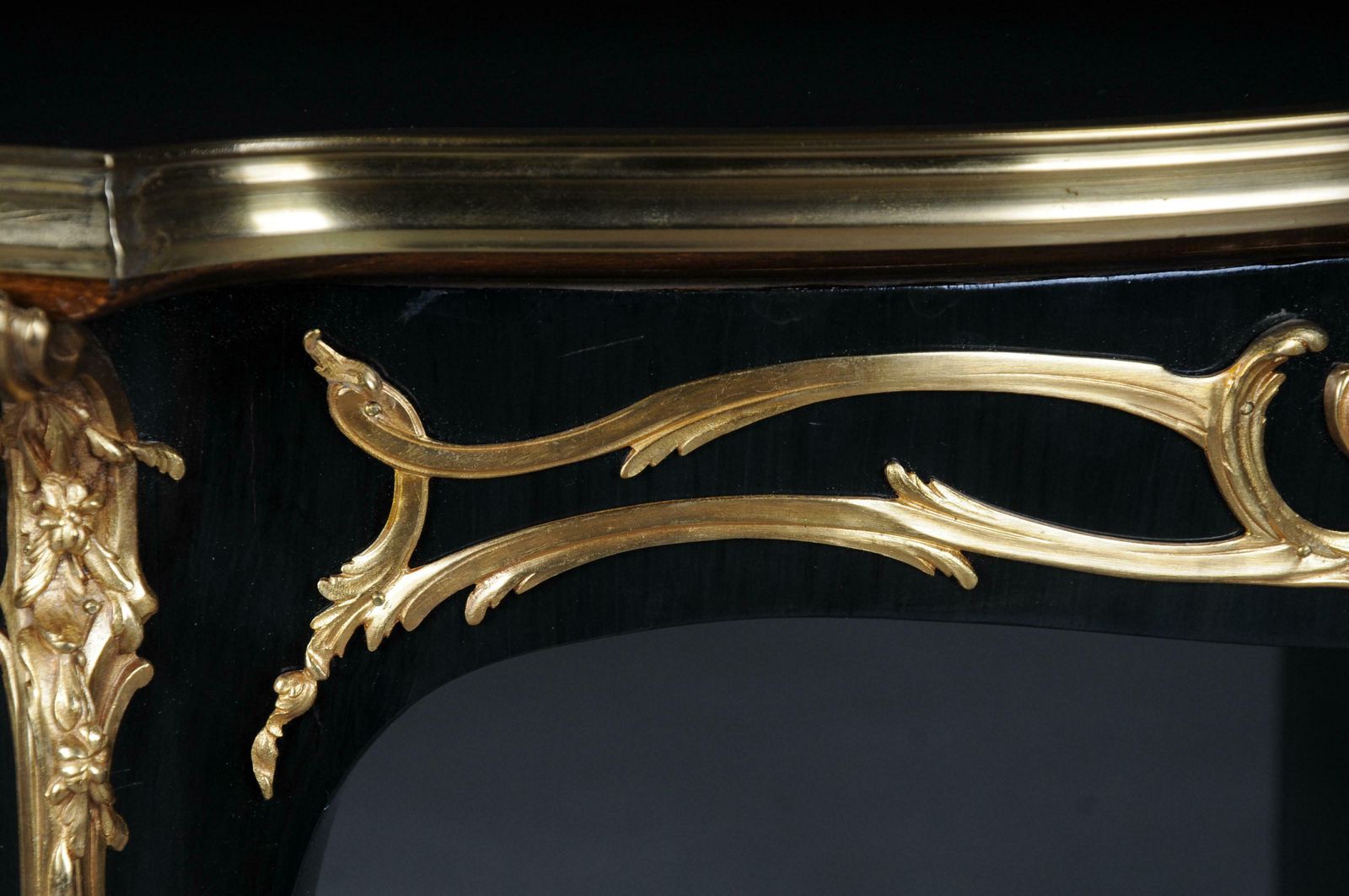 photo furniture 20th Century Royal Side Table After Francois Linke, Paris, Black Gold