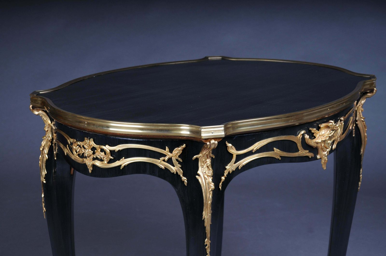 4461.0 20th Century Royal Side Table After Francois Linke, Paris, Black Gold photo