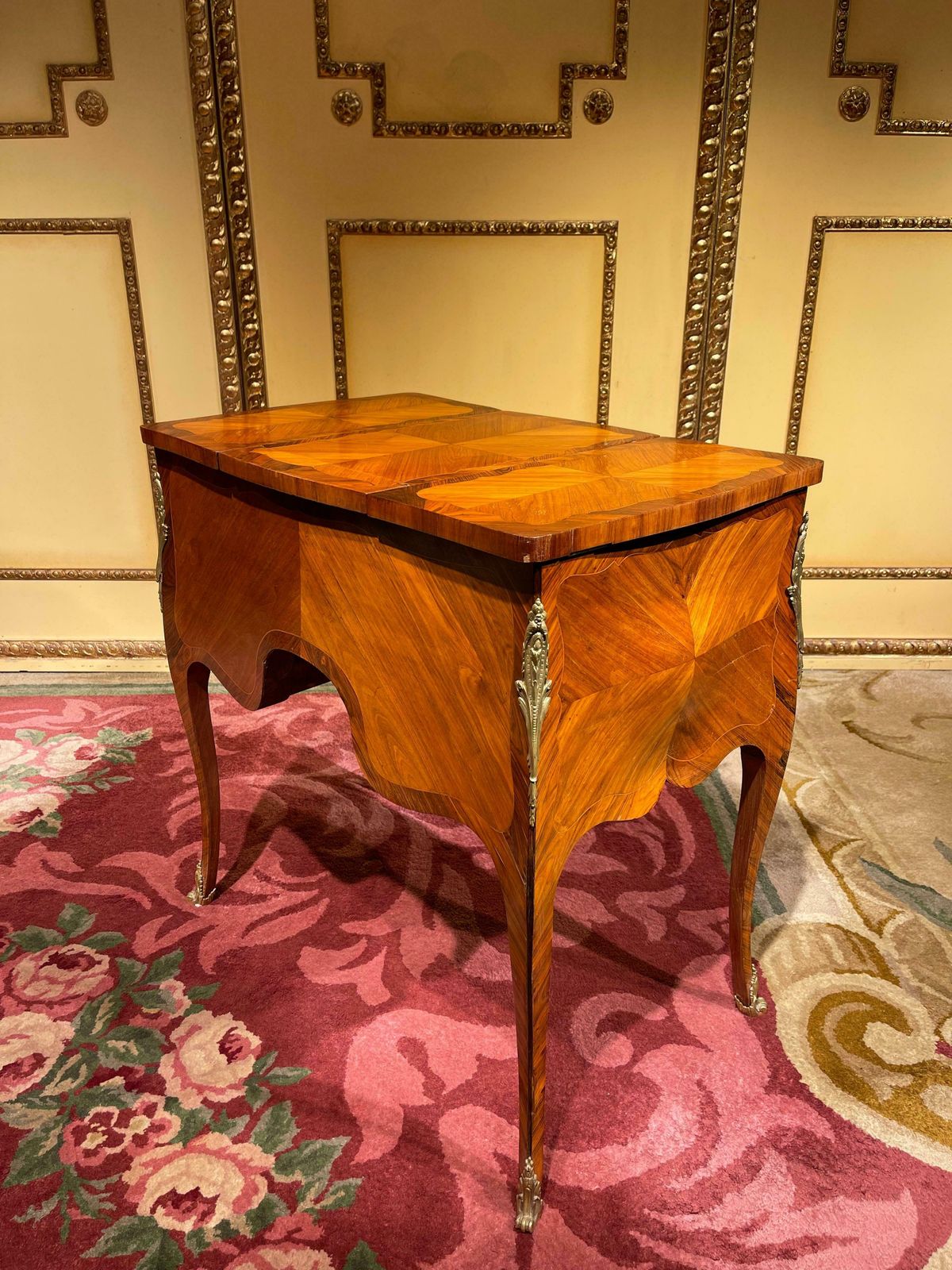 photo furniture 20th Century Louis XV Style Poudreuse / Desk, Paris Around 1900