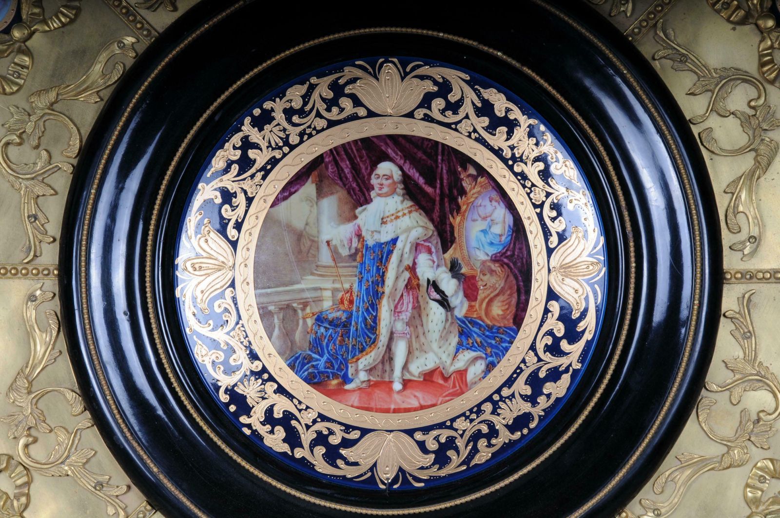 7001.0 Royal Salon Table, Frame And Top Mount In Porcelain With Sevres Style Bronze photo