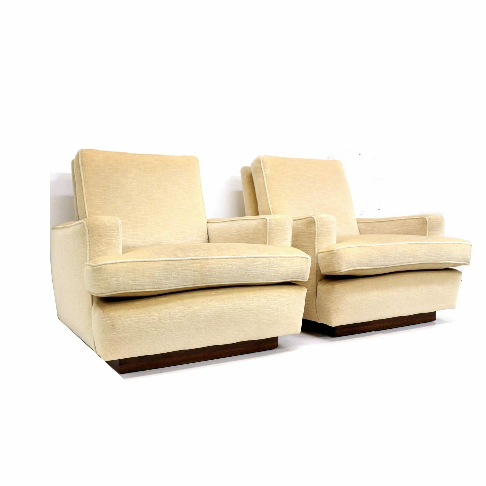 Set Of 2 Vintage Armchairs With Cream Velvet Upholstery Made In The 1970s