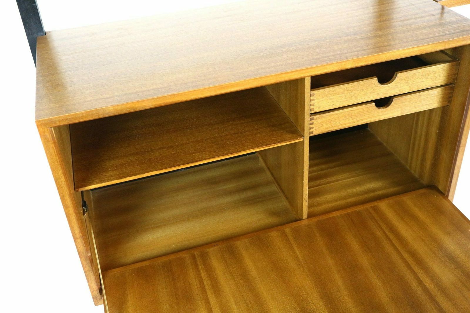 photo furniture Vintage Wall System By Poul Cadovius Made In The 60s
