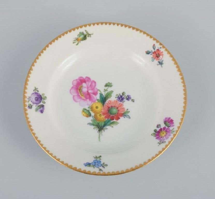 B&G, Bing & Grondahl Saxon Flower. Six Cake Plates Decorated With Flowers photo vinterior
