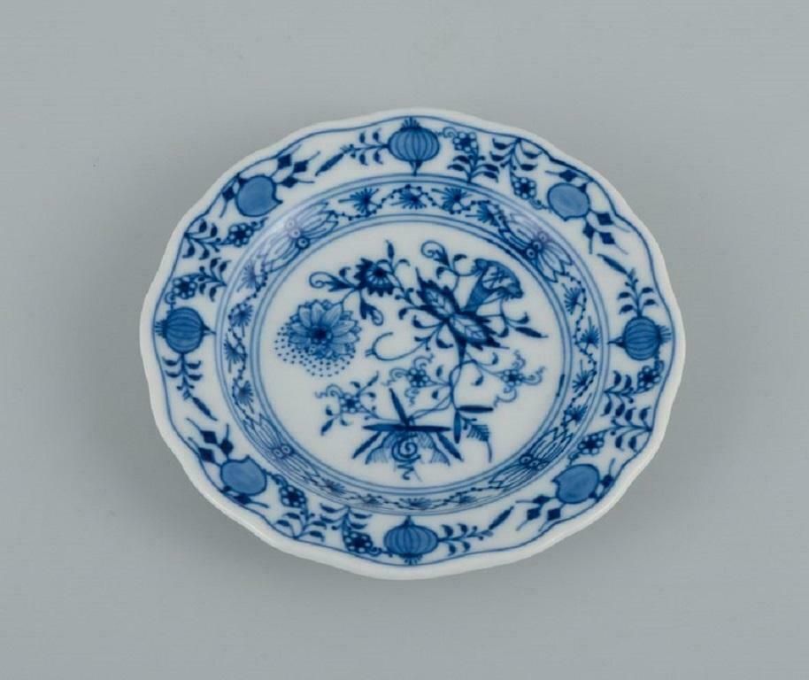 Meissen, Three Pieces Blue Onion, Cup Without Handle, Low Cup And Small Plate photo 166.0