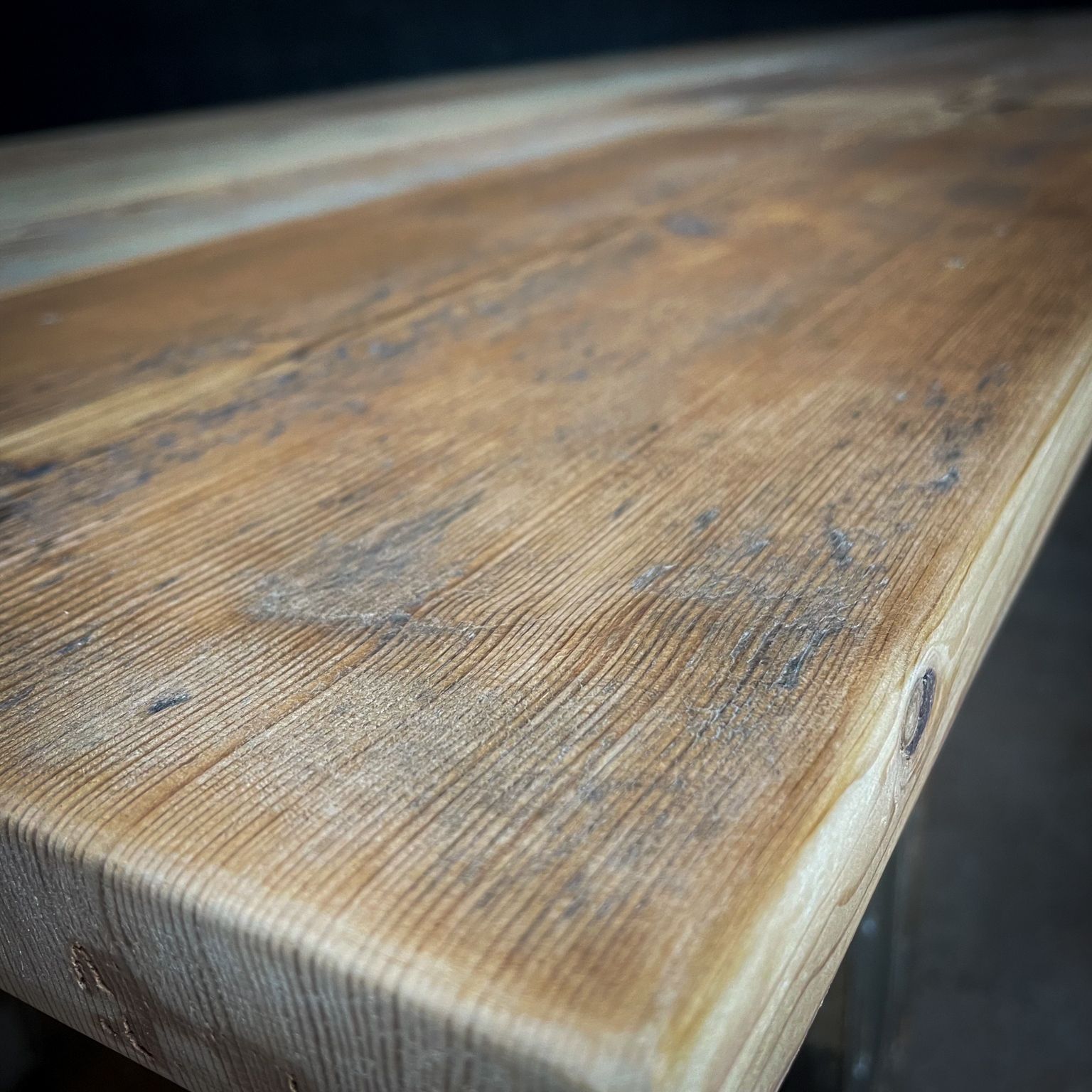 Industriële Eettafel   Antiek Houten Blad   Stalen Machineonderstel photo 2031.12