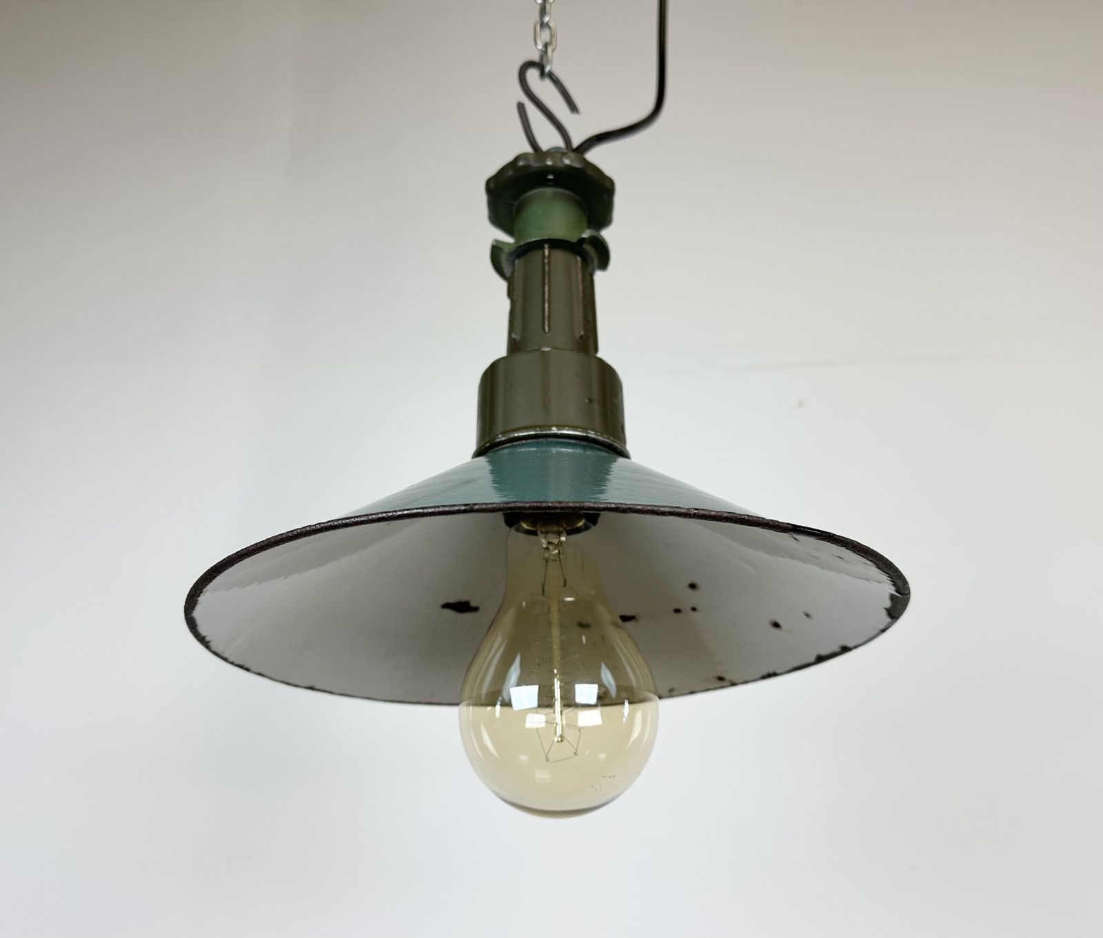 Industrial Green Enamel Factory Pendant Lamp With Cast Aluminium Top, 1960s photo vintage