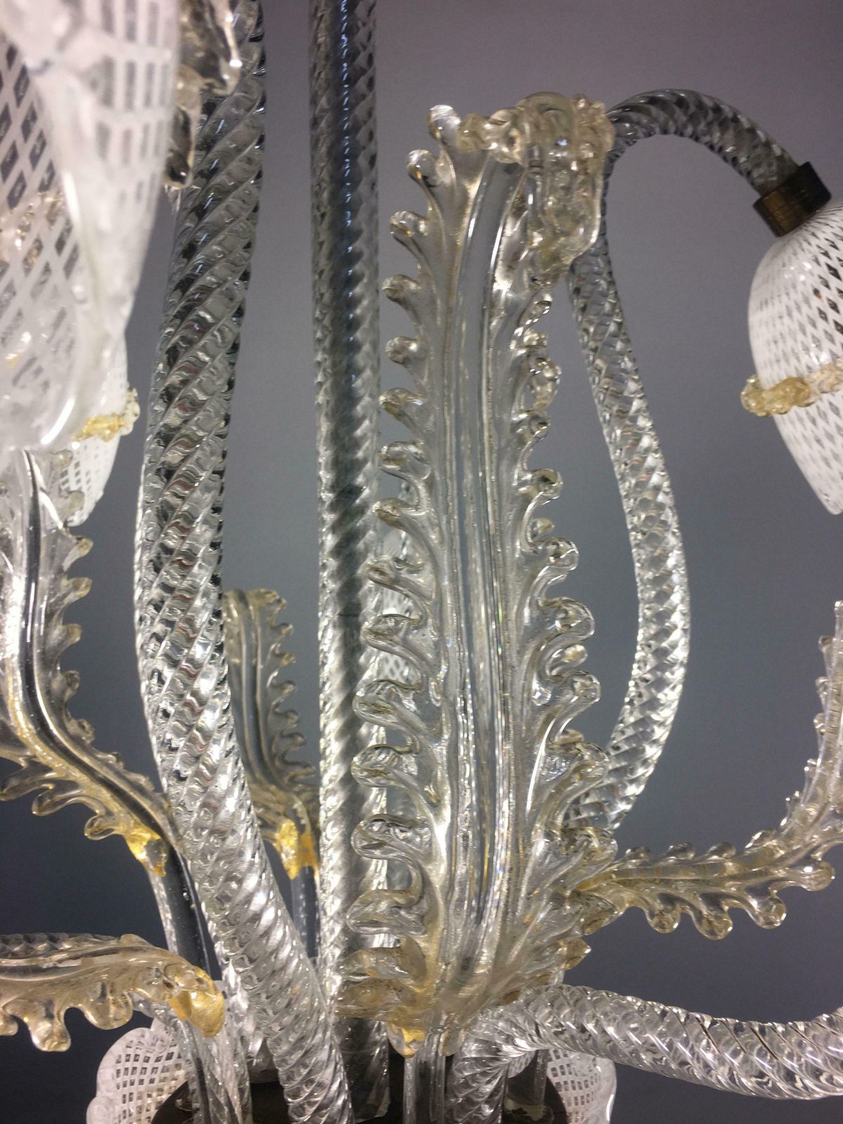 photo furniture Chandelier "Reticello" Gold Inclusions Attributed To Seguso. Murano, 1940
