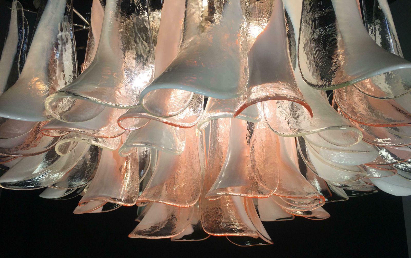 photo vinterior Flamingo' 64 Petal Italian Chandeliers Ceiling Lights, Murano