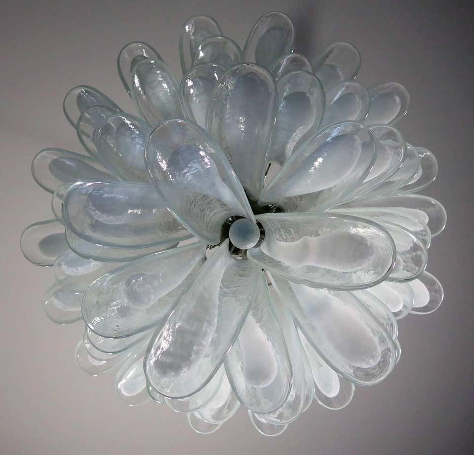 Italian Murano 52 White Petals Chandelier, Murano photo vinterior