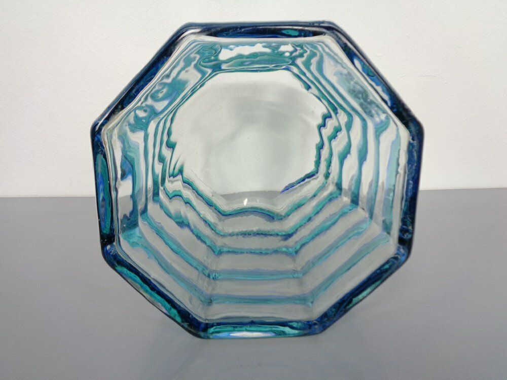 photo vinterior Large French Filigree Vase In Crystal Glass, 1960s