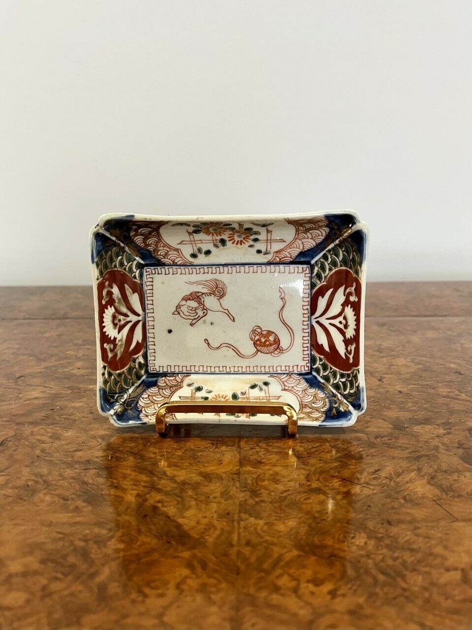 Unusual Collection Of Four Antique Japanese Imari Shaped Dishes photo 565.0