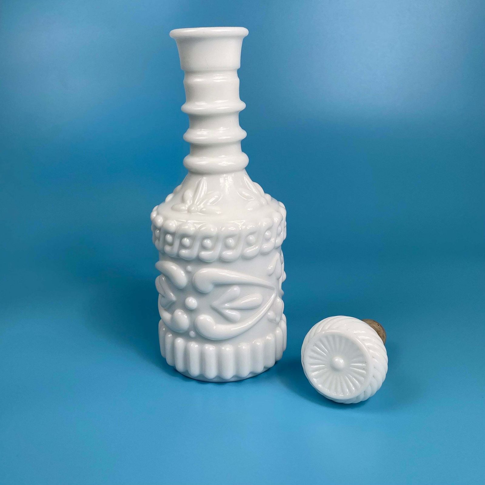 Milk Glass Decanter Hollywood Regency photo 65.0