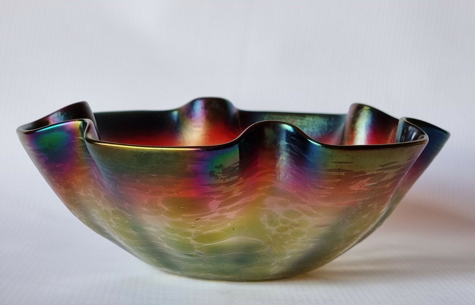 A Stunning Bohemian Art Glass Iridescent Bowl From The Loetz Factory photo vintage