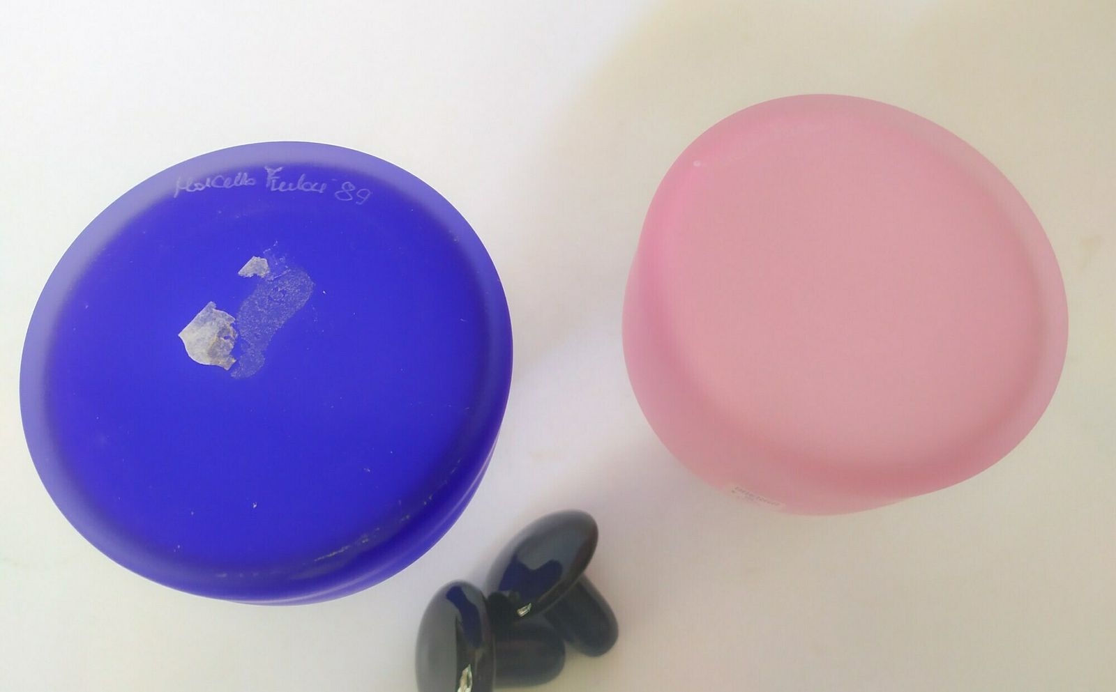 photo furniture Pair Of Bottles In Frosted Murano Glass Lip Design Marcello Furlan 1989 Pink Blue