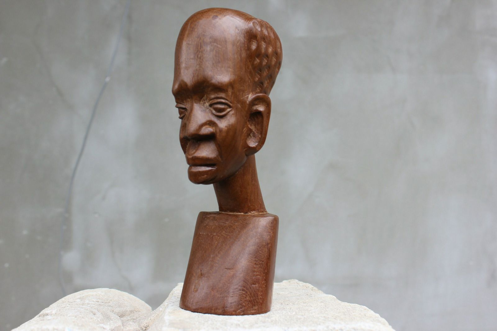 Wooden Man Head Tribal Carved Statue Beautiful Male Face Table Top Decoration photo furniture