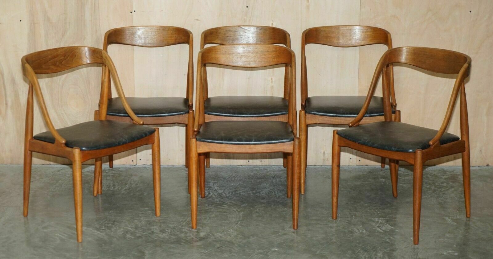 Six Fully Restored Johannes Andersen Model 16 Uldum Dining Chairs Black Leather