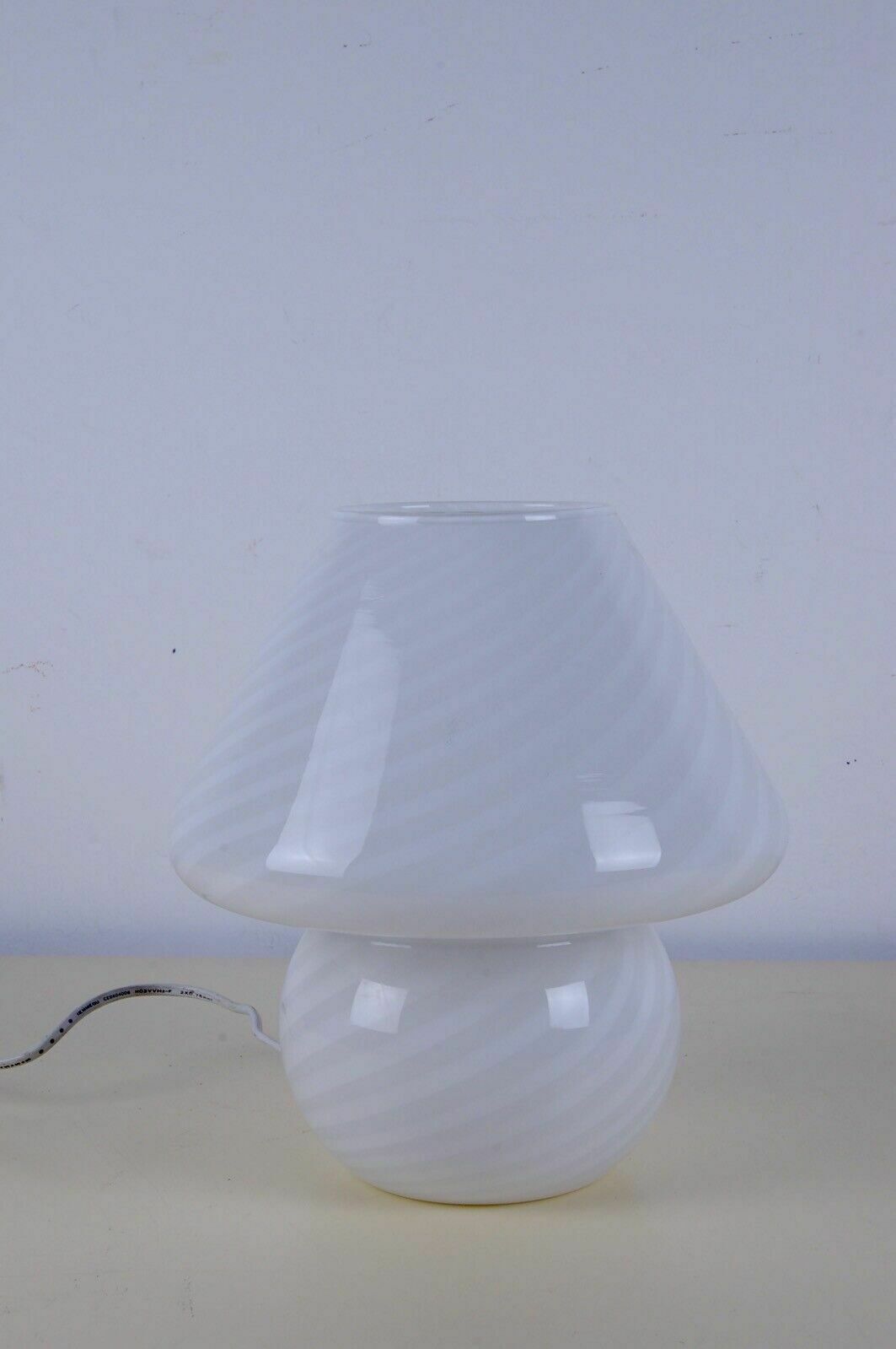 Abat Jour 70s Design Table Lamp In White Murano Glass, Venini Style photo Lighting
