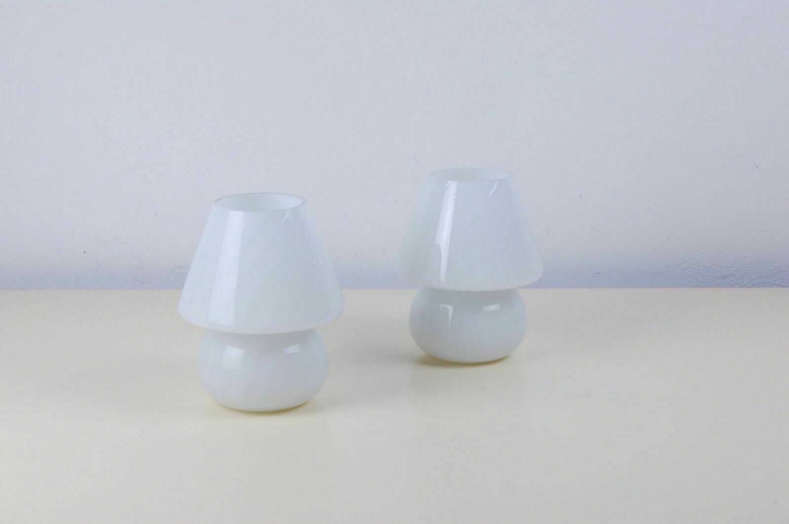 Pair Of Mushroom Table Lamps In White Murano Glass, 20 Cm, 1980s photo for sale