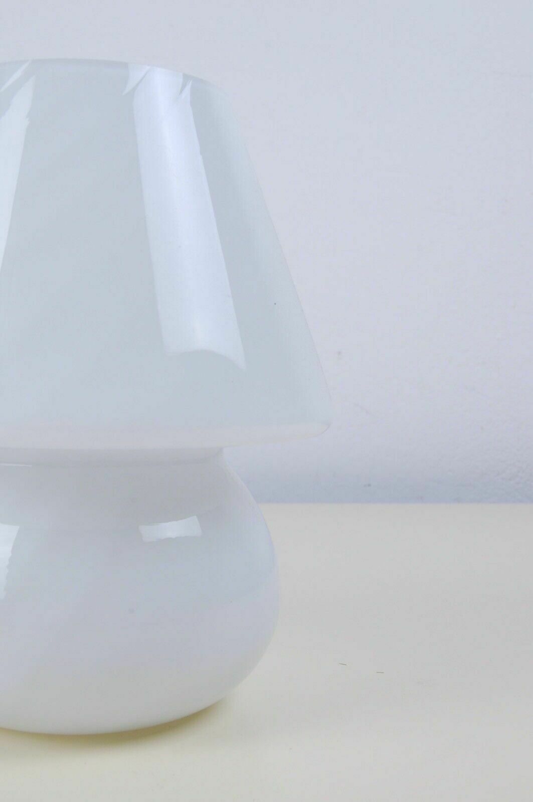 Pair Of Mushroom Table Lamps In White Murano Glass, 20 Cm, 1980s photo vinterior