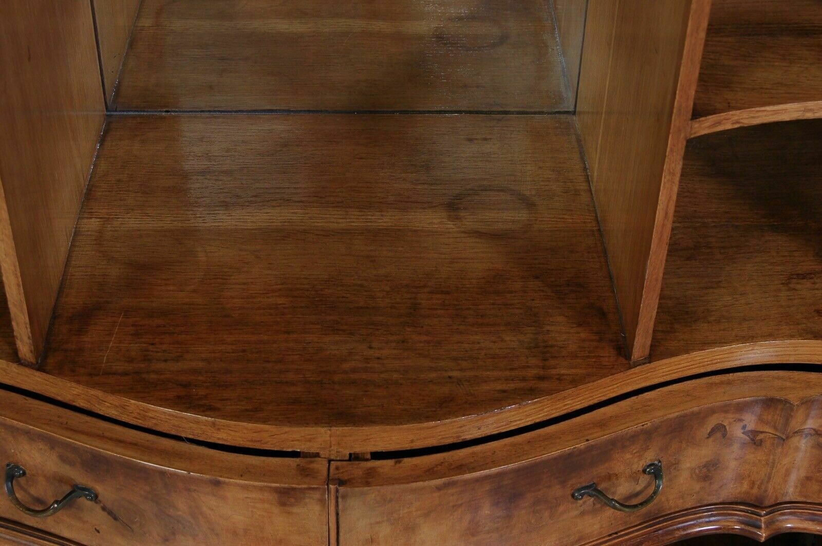 Vintage Furniture Design From The 50s. Bar Cabinet In Briar With Mirror Fronte Mosso photo 342.0