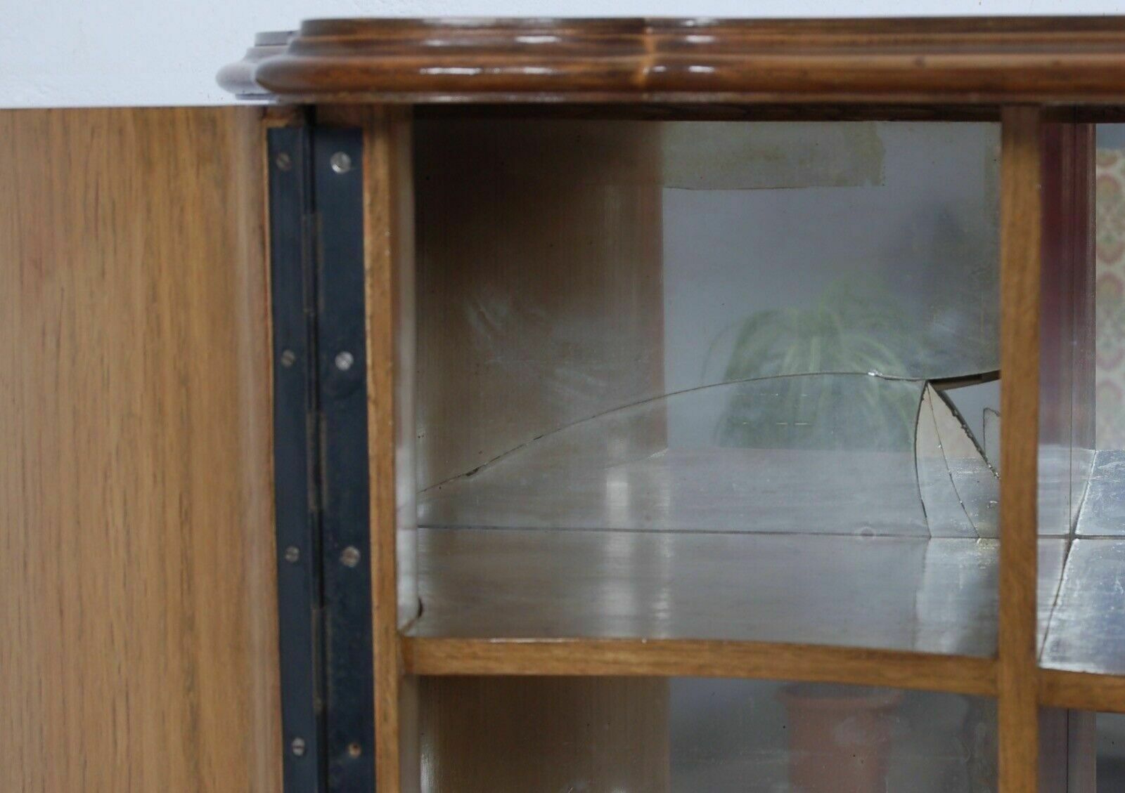 Vintage Furniture Design From The 50s. Bar Cabinet In Briar With Mirror Fronte Mosso photo vinterior