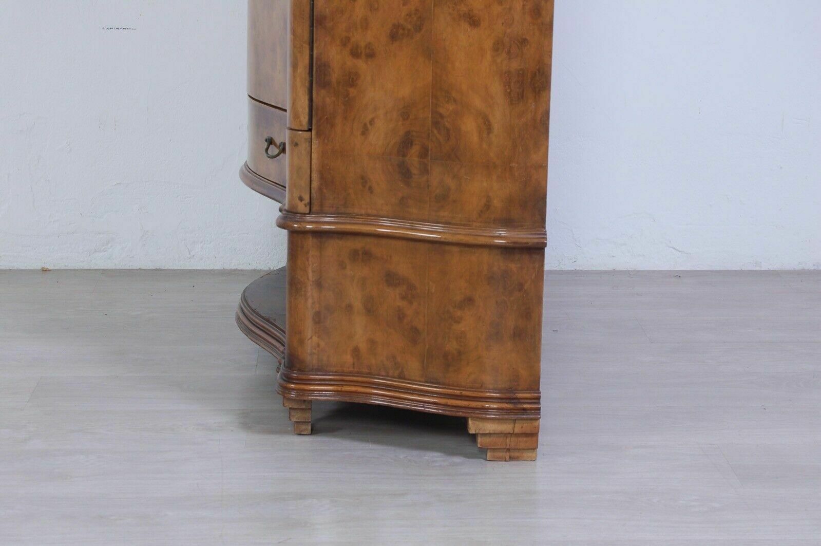 photo vinterior Vintage Furniture Design From The 50s. Bar Cabinet In Briar With Mirror Fronte Mosso