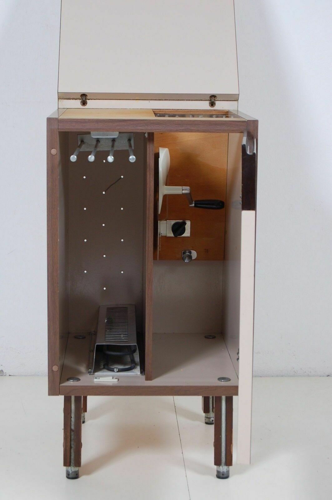 1950s Kitchen Wall Unit, Sarila (Rimini), With Slicer And Tea Towel Warmer. photo vinterior