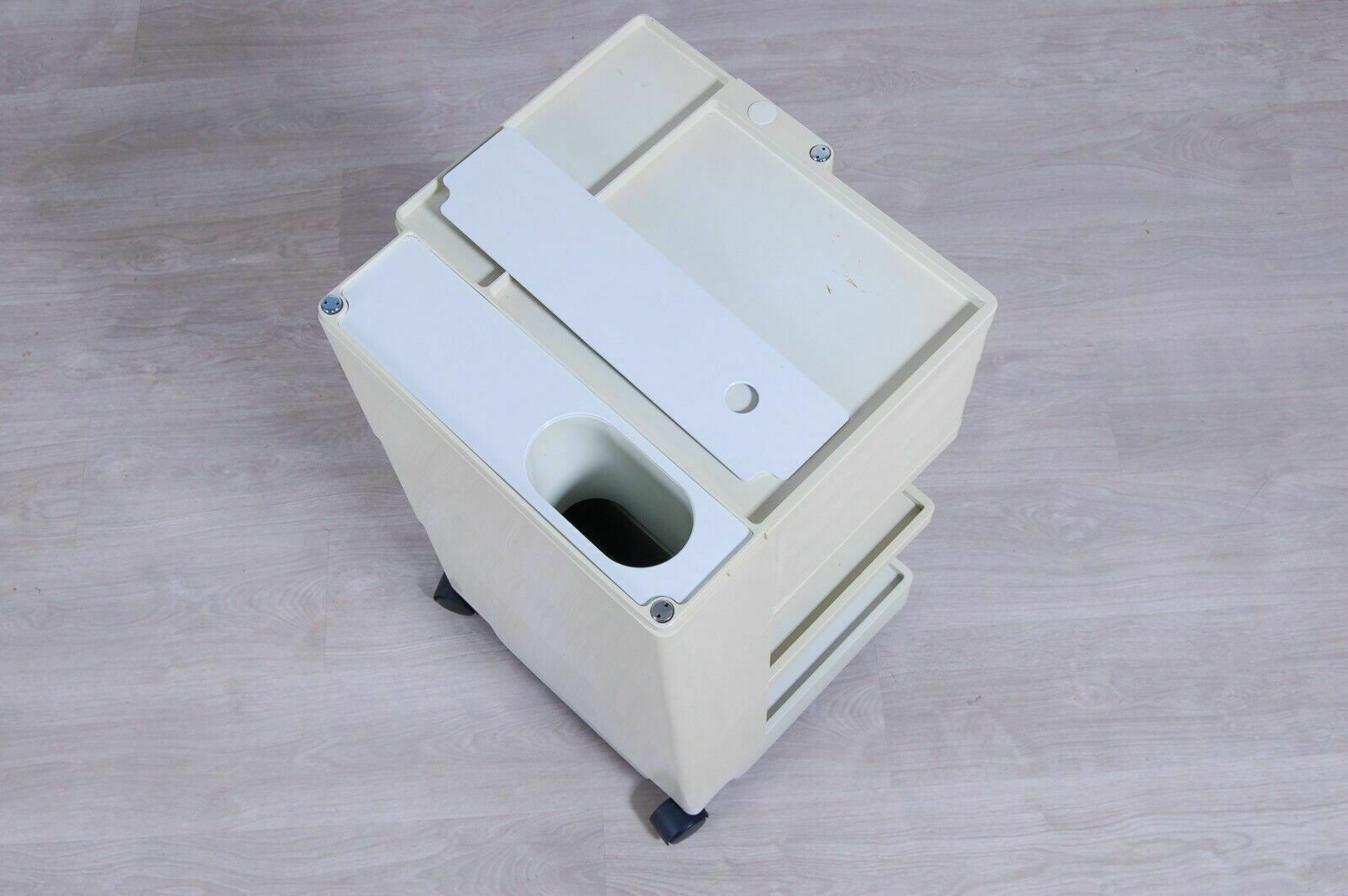 Boby Joe Colombo Bieffeplast 70s White Carello Side Table Cabinet With Wheels photo vintage