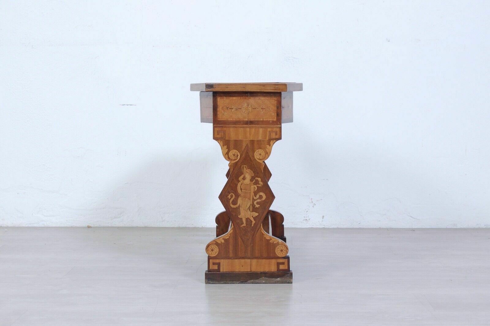 Antique Coffee Table From The Early 1900s. Coffee Table Inlaid With Beautiful Shapes In Briar photo 126.0