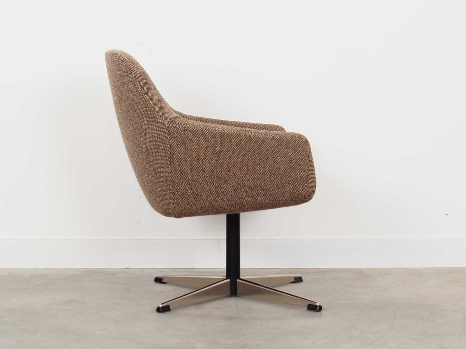 Brown Armchair, Danish Design, 1970s, Production: Denmark photo vinterior