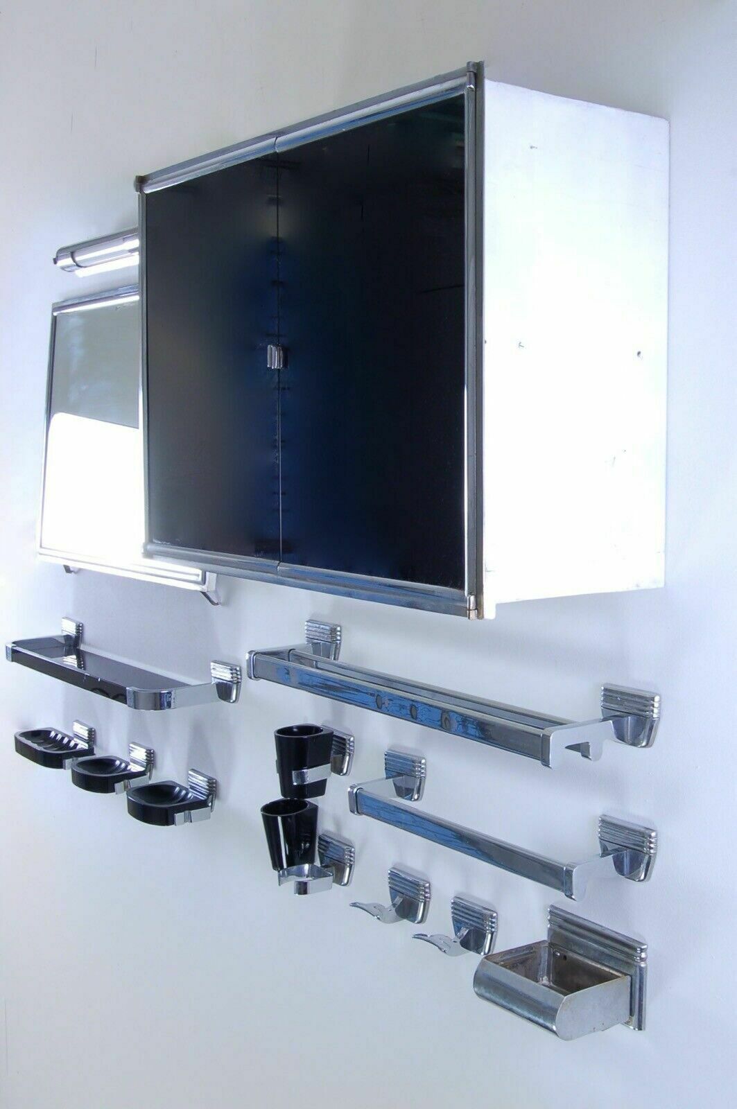 Bathroom Set In Chromed Metal And Black Opal Glass 40s Ep Milano photo vinterior
